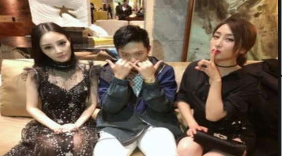 快乐吃瓜娱乐新闻最新视频